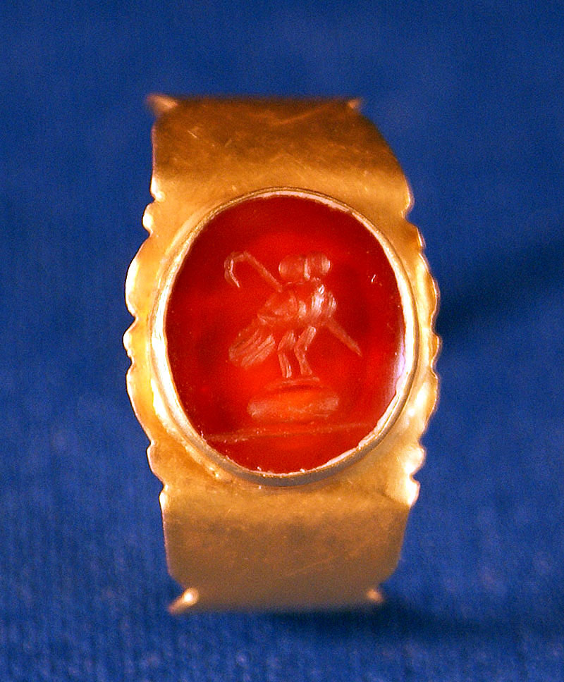 Roman Gold and Stone Seal Ring w Owl    c 1st - 2nd century AD