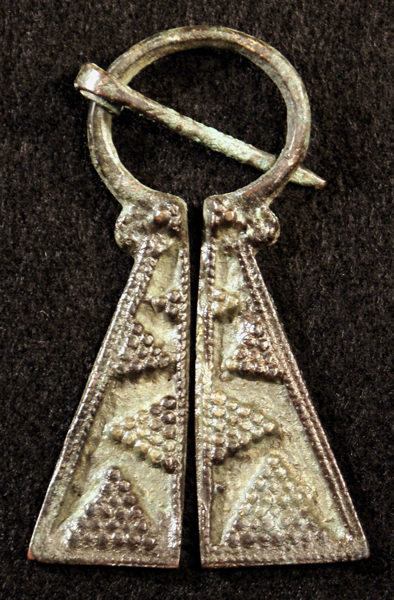 Viking Omega Brooch    c 8th - 10th century AD