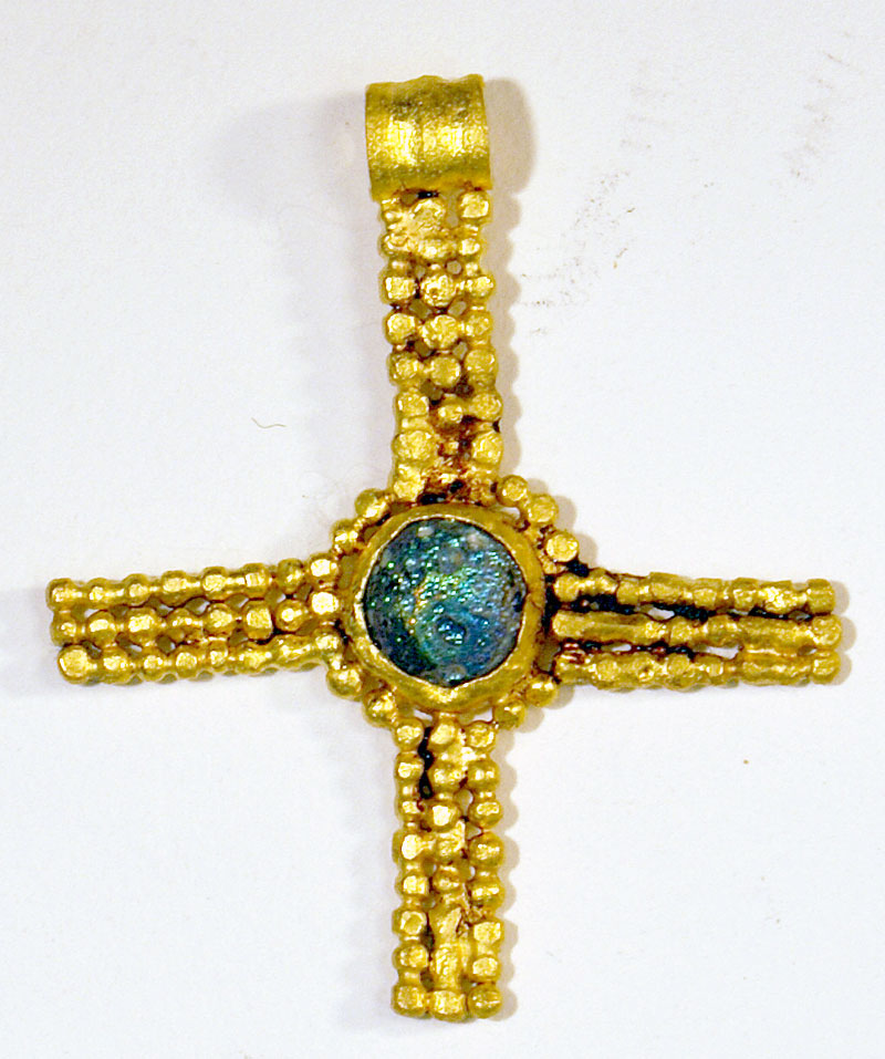 Eastern Roman/Byzantine Gold Cross    c 500-800 AD